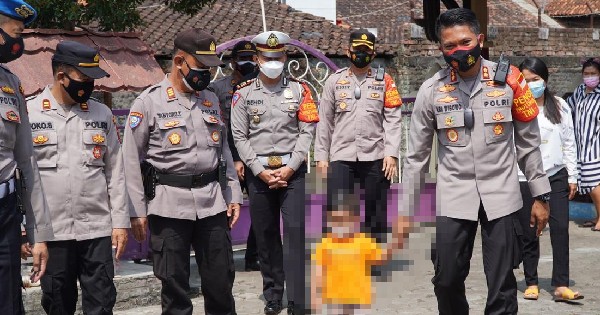 Tangis Haru Pecah, Saat Kapolres Kunjungi Satu Persatu Yatim Piatu Korban Covid 19