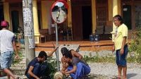 Antisipasi Kecelakaan, Pemuda Desa Baleadi Sukolilo Pasang Safety Mirror