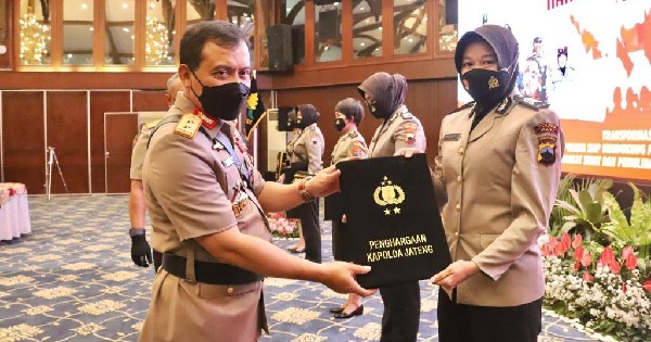 Sosok Bripka Septi, Bhabinkamtibmas Wanita Satu-Satunya di Pati yang Dapat Penghargaan Kapolda Jateng