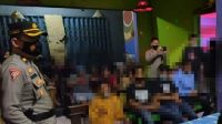 Buka Secara Diam-diam, Karyawan dan Pengunjung Karaoke Digaruk Timsus Pasopati