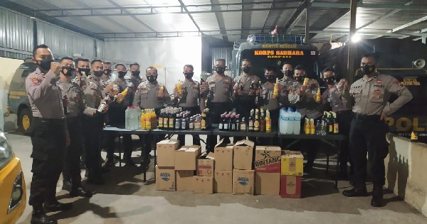 Razia Empat Tempat, Timsus Pasopati Polres Pati Amankan Ratusan Botol Miras