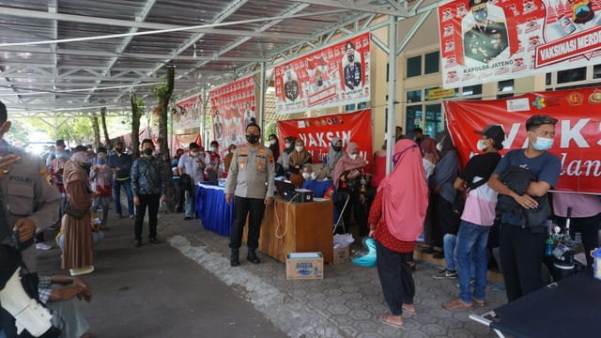 Antusiasme Vaksinasi Tinggi, Kapolres Pati Imbau Warga Tetap Patuhi ProkesAntusiasme Vaksinasi Tinggi, Kapolres Pati Imbau Warga Tetap Patuhi Prokes