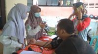 Gandeng HMJ Tasawuf dan Psikoterapi, KKN UIN Walisongo Adakan Terapi Bekam Gratis untuk Masyarakat