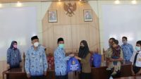 Peringati HUT KORPRI, Diskominfo Pati Bagikan Sembako di Jakenan