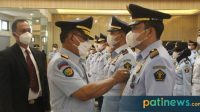 Kakanwil Lantik dan Ambil Sumpah 28 Pejabat Administrasi dan Satu Pejabat Fungsional