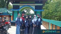 NAPAK TILAS, Mahasiswa KKN UIN Walisongo Adakan Ziarah Ke Makam Ki Ageng Tarub