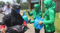 Persit KCK Cabang XXXIX Kodim Pati Bersama Persit Ranting 18 Koramil Pucakwangi Bagikan 50 Paket Sembako
