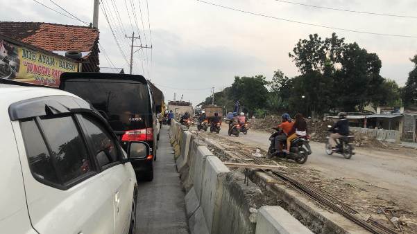 Foto Pembangunan Jalan Flyover Ganefo , Mranggen, Kabupaten Demak