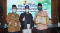 MTsN 1 Pati Terima Sertifikat Sekolah Adiwiyata Tahun 2021