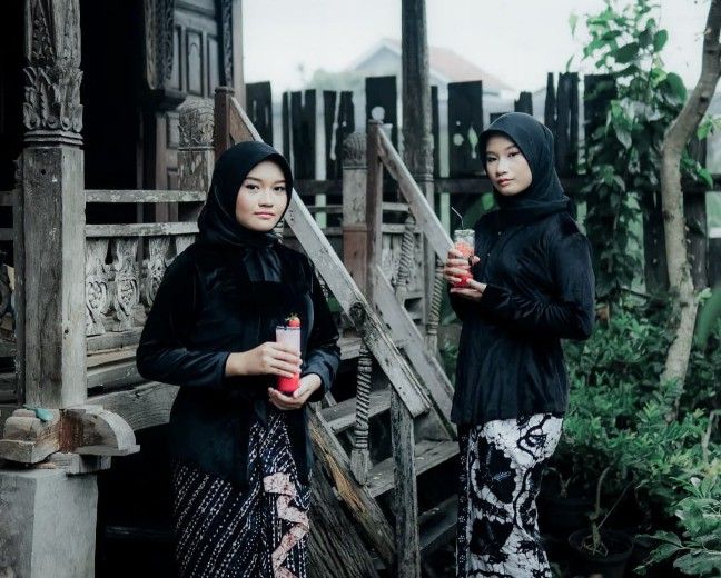 Rirare Etnicafe and Kitchen Jadi Tempat Ngopi Hits di Pati, Bangunan Kayu Klasik dan Taman Bonsai