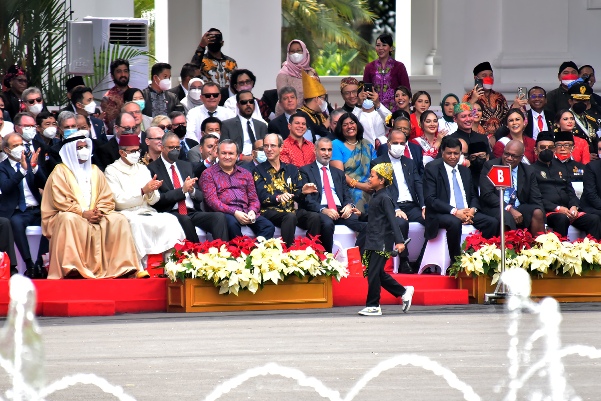 Farel Prayoga saat tampil di Peringatan HUT ke-77 RI di Istana Merdeka, Jakarta, Rabu (17/08/20222). (Foto: Humas Setkab/Agung)