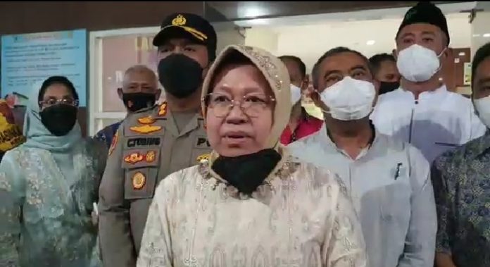 Menteri Sosial (Mensos) Tri Rismaharini menyambangi korban penyekapan dan kekerasan seksual di RSUD RAA Soewondo Kabupaten Pati, Minggu (7/8/2022) Menteri Sosial (Mensos) Tri Rismaharini menyambangi korban penyekapan dan kekerasan seksual di RSUD RAA Soewondo Kabupaten Pati, Minggu (7/8/2022)