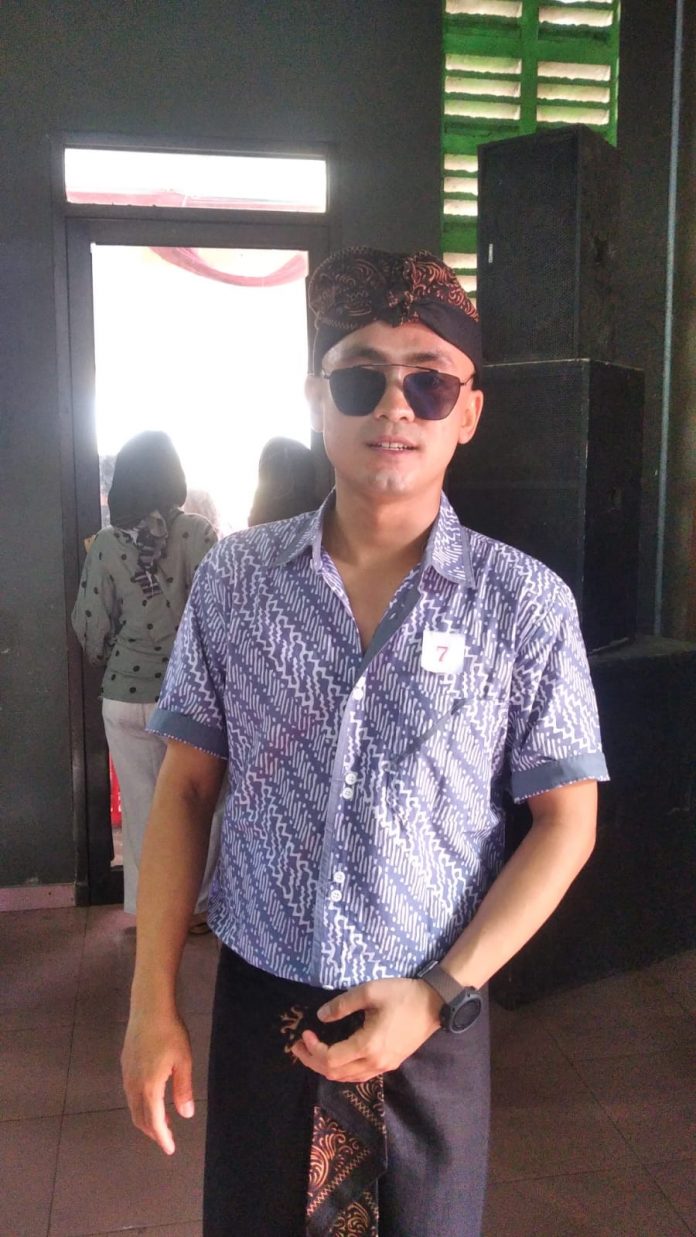 Aditya salah satu peserta lomba fashion week, (Foto : Adam Naufaldo) Aditya salah satu peserta lomba fashion week, (Foto : Adam Naufaldo)