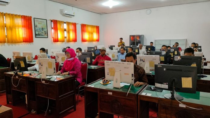 Ilustrasi saat peserta menjalani seleksi tes Panwaslu Ilustrasi saat peserta menjalani seleksi tes Panwaslu