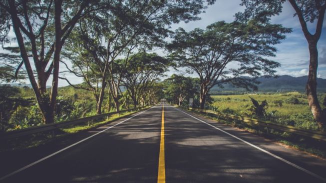 Pilih Jalan Non-Tol untuk Libur Nataru Pakai Mobil Pribadi? Hal ini Catatan dari Kementerian PUPR